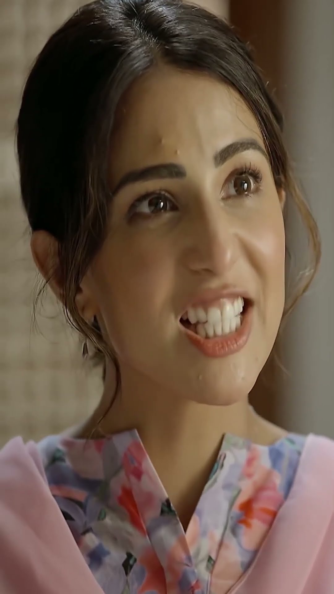 Aap Mere Kirdar Ki Dhajjiyan Uratay Rahay ?? #ghair  #ushnashah  #shorts