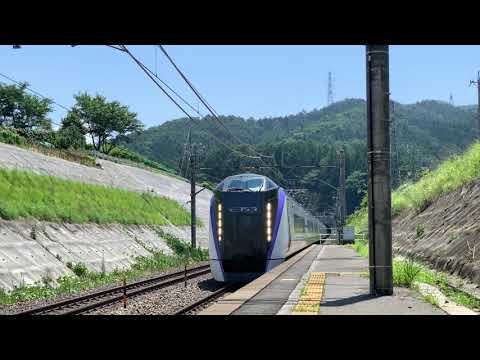 【そのスピードに衝撃】みどり湖駅を猛スピードで通過するE353系特急あずさ【電車好きにはたまらない】