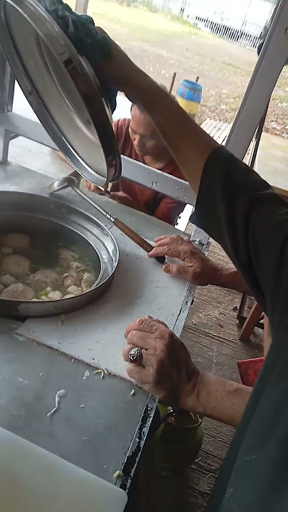 laounching bakso #vídeoshort #jalanyangjauhjanganlupapulang