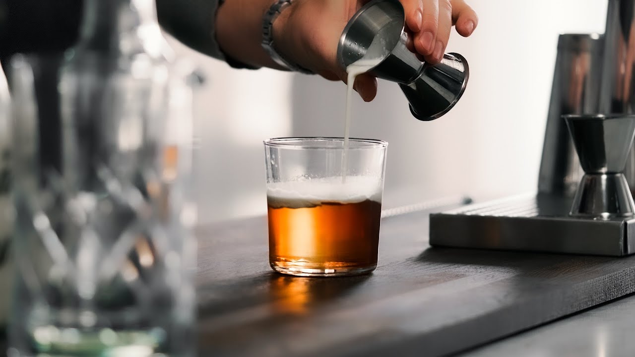 WHITE RUSSIAN | Som den alltid borde serveras!