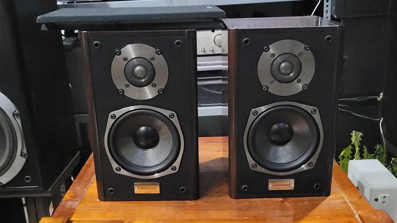 （美品）ONKYO D-200Ⅱ Liverpool Onkyo D-200II Liverpool speakers are great for playing romantic