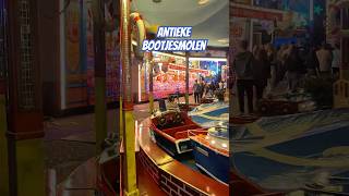 Antieke bootjesmolen op de kermis #nostalgie #kermis #attractie