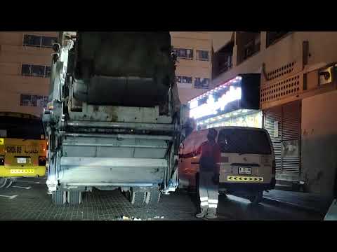 LOADING GARBAGE DXB DUBAI