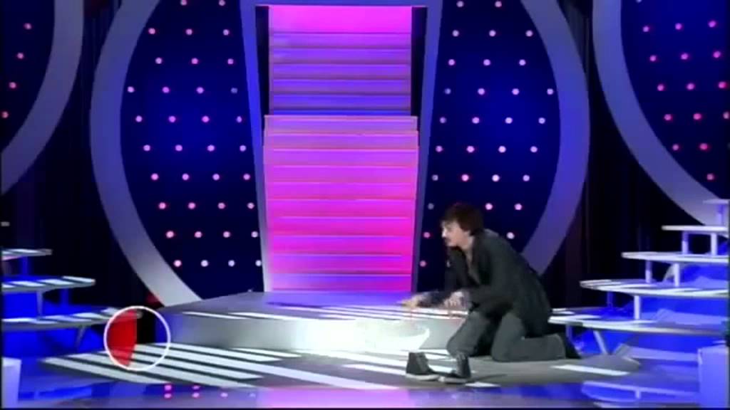 Arnaud Tsamere [33] Sketch improvisé : Le voleur de valises se cachait dans une valise - ONDAR