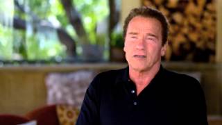 Ver Terminator: Genisys - Arnold Schwarzenegger amo trabajar con Alan Taylor  - Crackle VIP screenshot 2