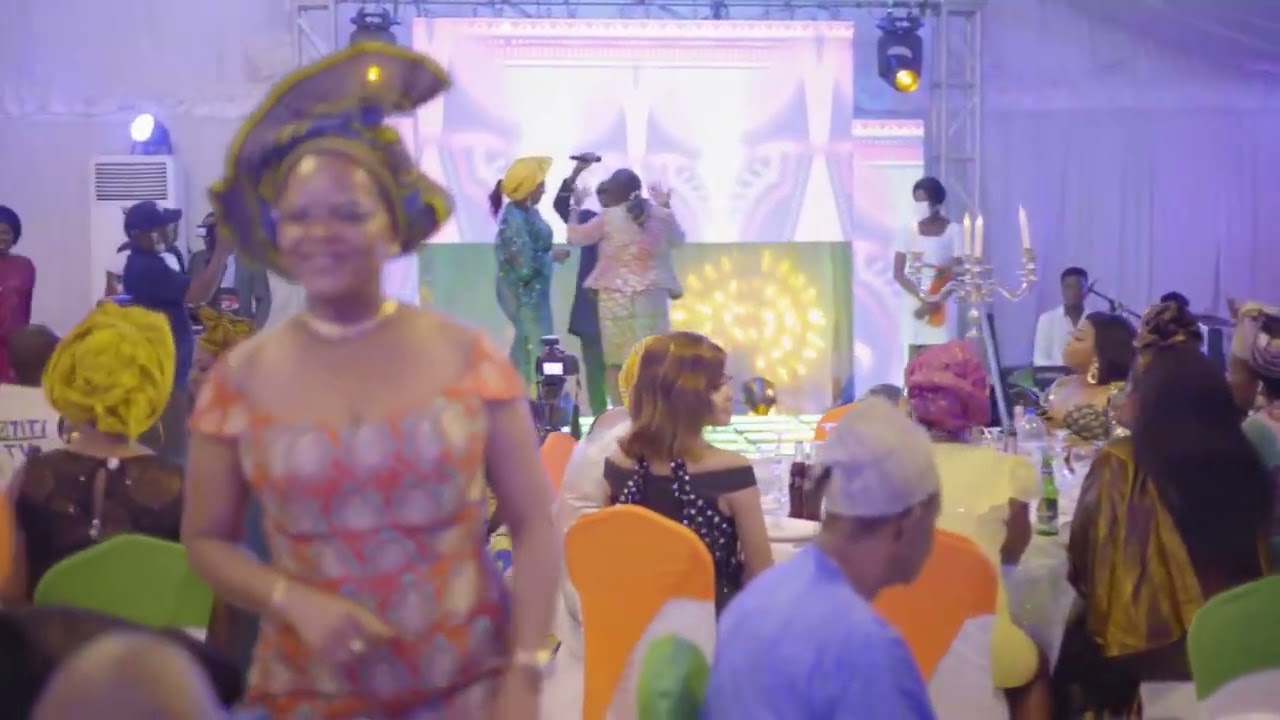 Prestation de Timo Papa la guitare lors de la 2ième édition du benin celebrities awards