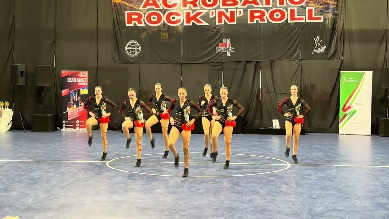 FANATIC-Sparkle-ladies dance plusz kisformáció