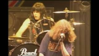 Ramones - I Wanna Be Sedated - Live estadio river plate 1996