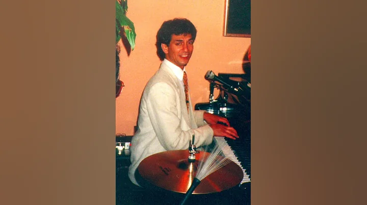 VELLEFF plays his "Suite 16"