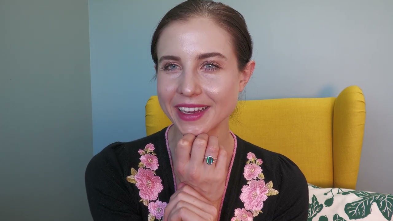 Nice Pretty Jewellery : Green Opal Ring set in 10K White Gold