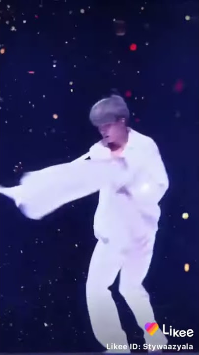 Kalian lebih suka lihat jimin dulu atau sekarang komen ya