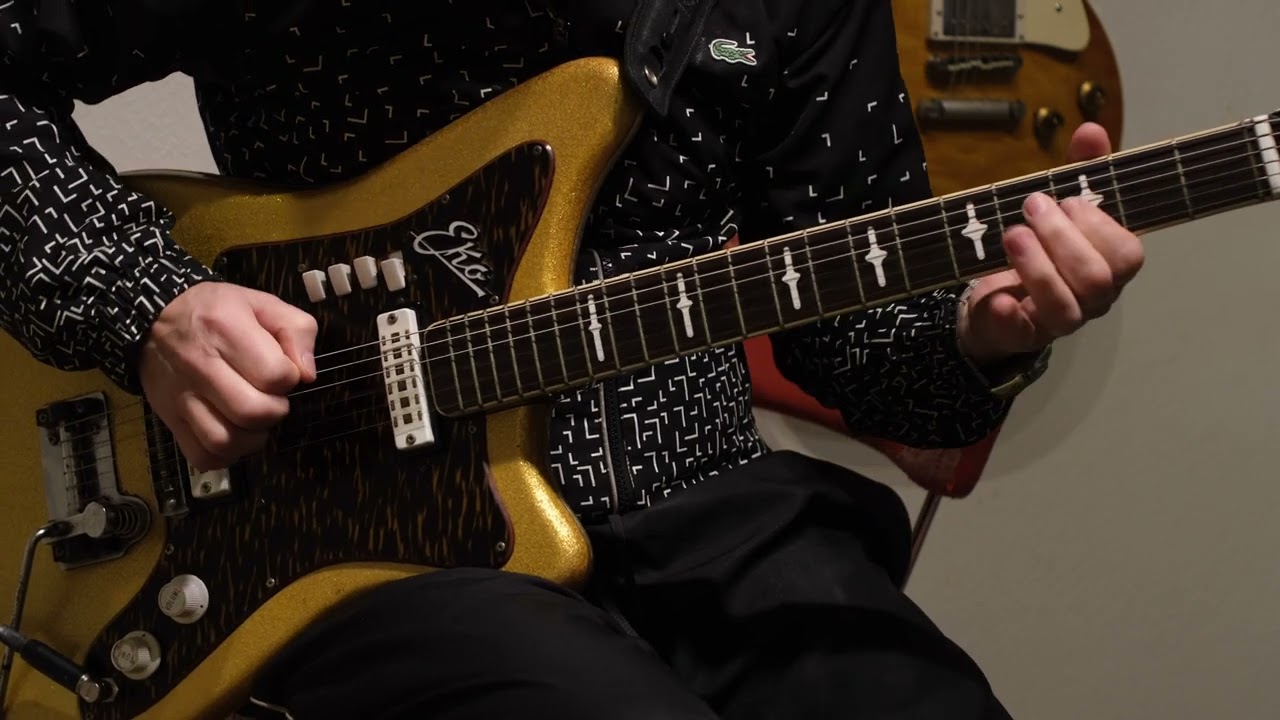 Crunch Eko 500 V2 Vintage Guitar 1964 Fractal Audio AX8 - YouTube