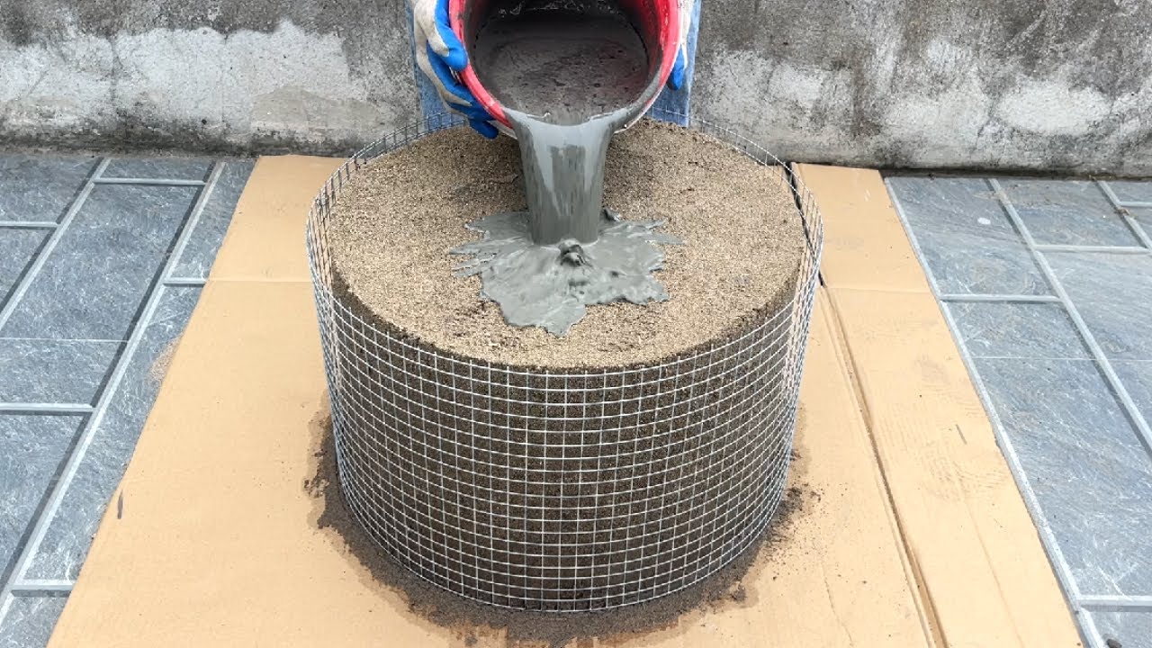Top creative ideas with iron mesh and cement // 70 years old worker taught me this // DIY POTS.