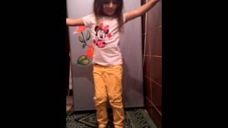 Küçük Kızdan Mezdeke Show ..