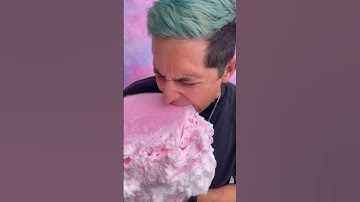 HUGE Freeze Dried Cotton Candy!!! 🍭 🍬 #mukbang #asmr #satisfying #candy #cottoncandy #crash