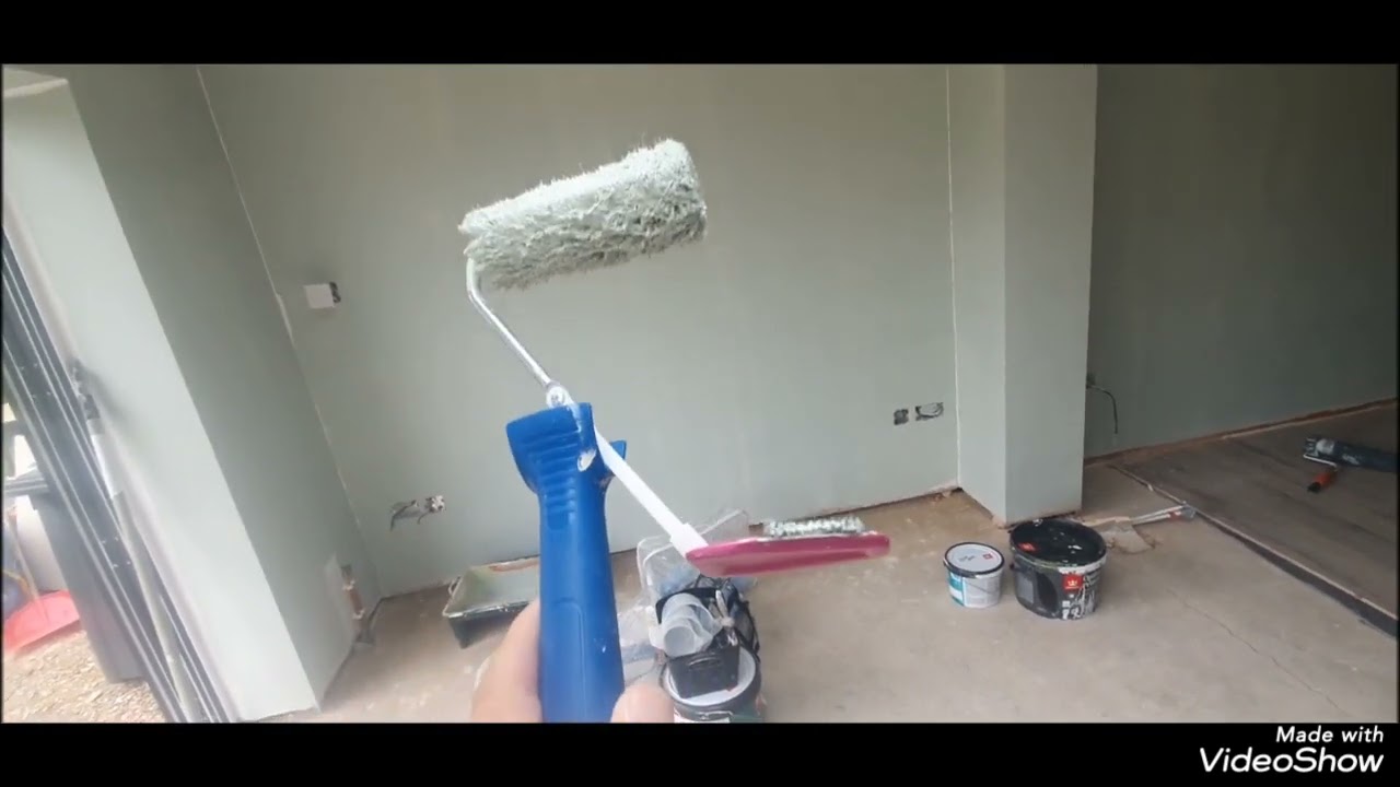 How to Paint a Wall With a Roller: Easy Steps for Perfect Results