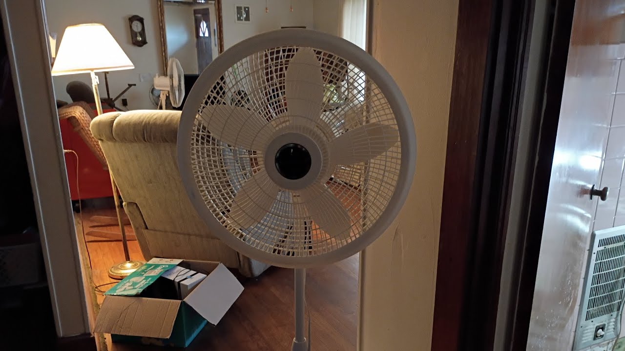 Noisy lasko cyclone 18" pedestal fan