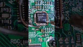 IC Remove Without Heat Gun #shorts #trending #repair #soldering #tips #electrical #smd #icrepair