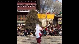 Download Lagu Tari Topeng Biara Tibet – Semangat Pegunungan MP3