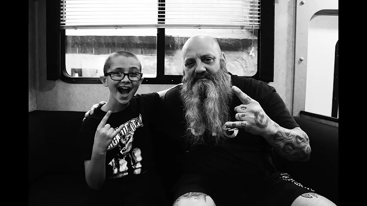Kirk Windstein of CROWBAR: new record, Phil Anselm...