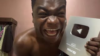 UNBOXING MY PLAY BUTTON YOUTUBE SENT ME