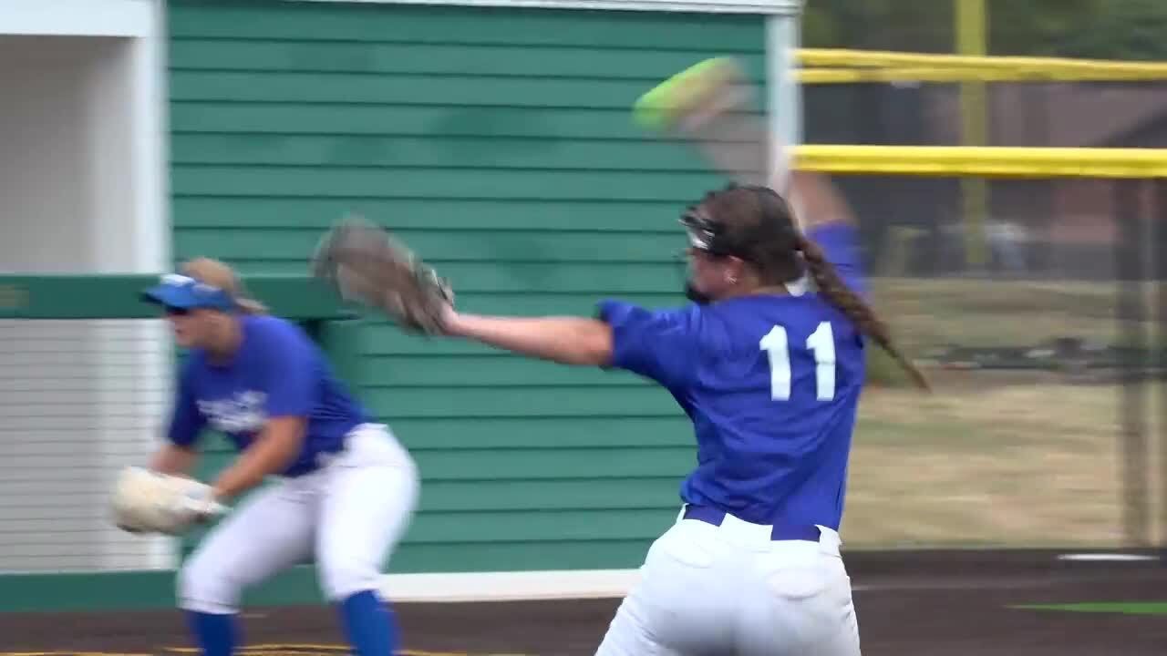 Ft. Cobb Broxton narrowly escapes with a 2-1 win over MacArthur