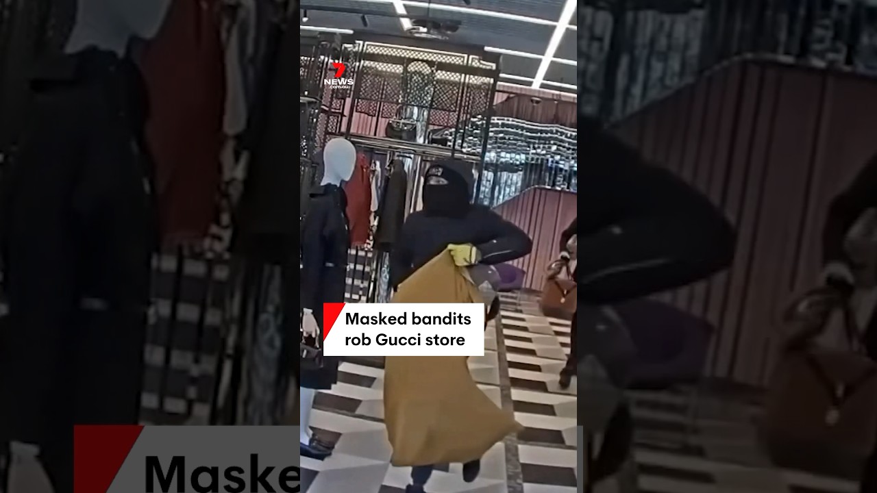 Masked bandits rob Gucci store
