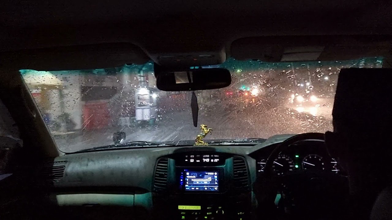 Hujan Deras, Naik Landcruiser Cygnus.