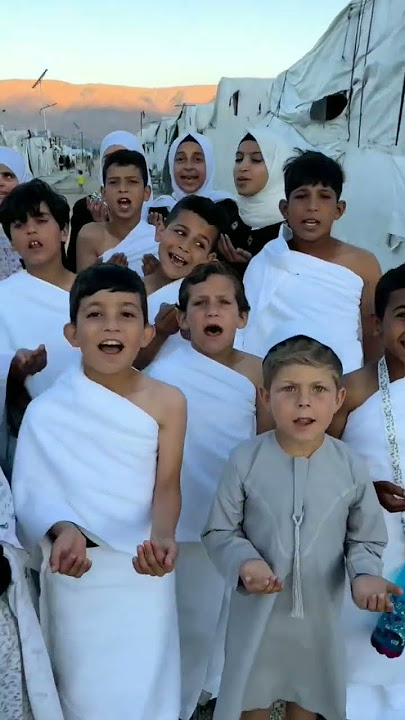 Labbaik Allahumma Labbaik | Kitne Pyare Lag Rahe Hai Bachche |