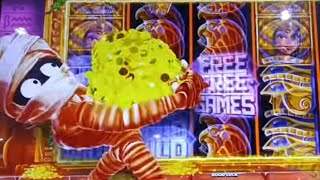 PRIEST STARTS SINGING DURING MO MUMMY SLOT SESSION!  YOU WON'T BELIEVE WHAT HAPPENS NEXT!