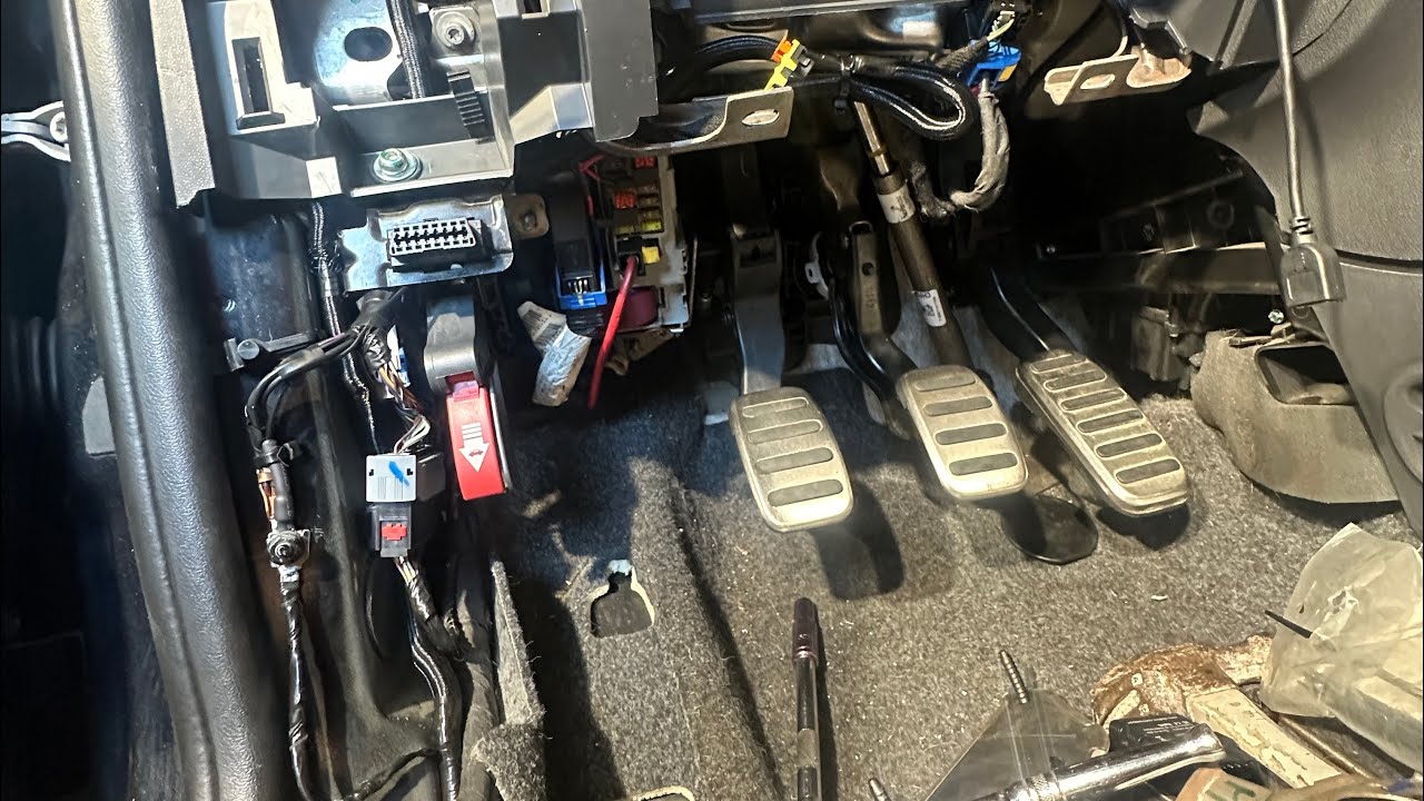 Fiat 500 clutch switch and clutch tab broken repair without removing