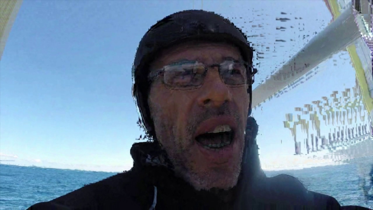 D38 : Sébastien Destremau at the top of the mast / Vendée Globe