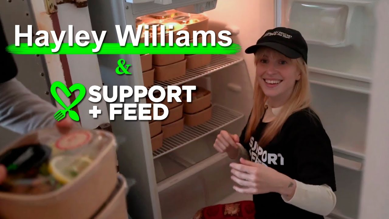 Hayley Williams volunteered with Support + Feed for a meal delivery in Los Angeles!