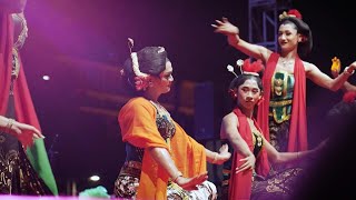 Para penari Indonesia menjaga irama tradisi drag kuno | AFP
