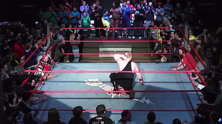 Matt Tremont receives a standing ovation following his match with Chris Hero - #TheDreamLeftBeh...