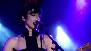 Mademoiselle K -Me taire,Te plaire-