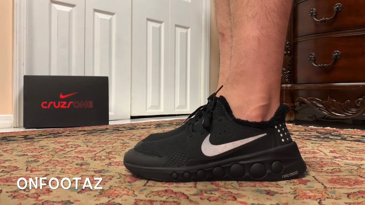 nike cruzrone triple black shoe