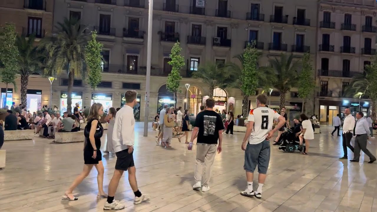 Spain. Valencia nightlife walking tour. Summer 2025