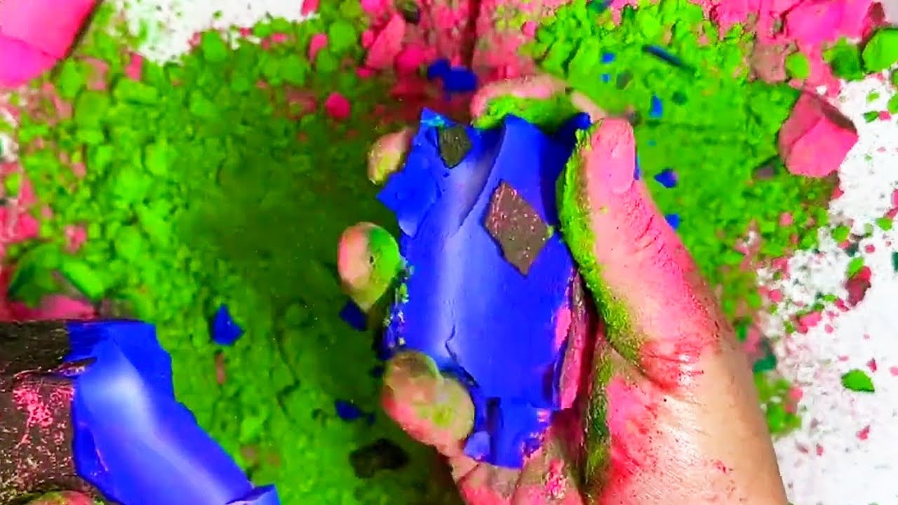 Colourful Dyed Gym chalk Crumbling #oddlysatisfying #gymchalkcrush # ...
