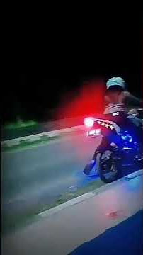 Cewek Cantik naik vixion jari jari