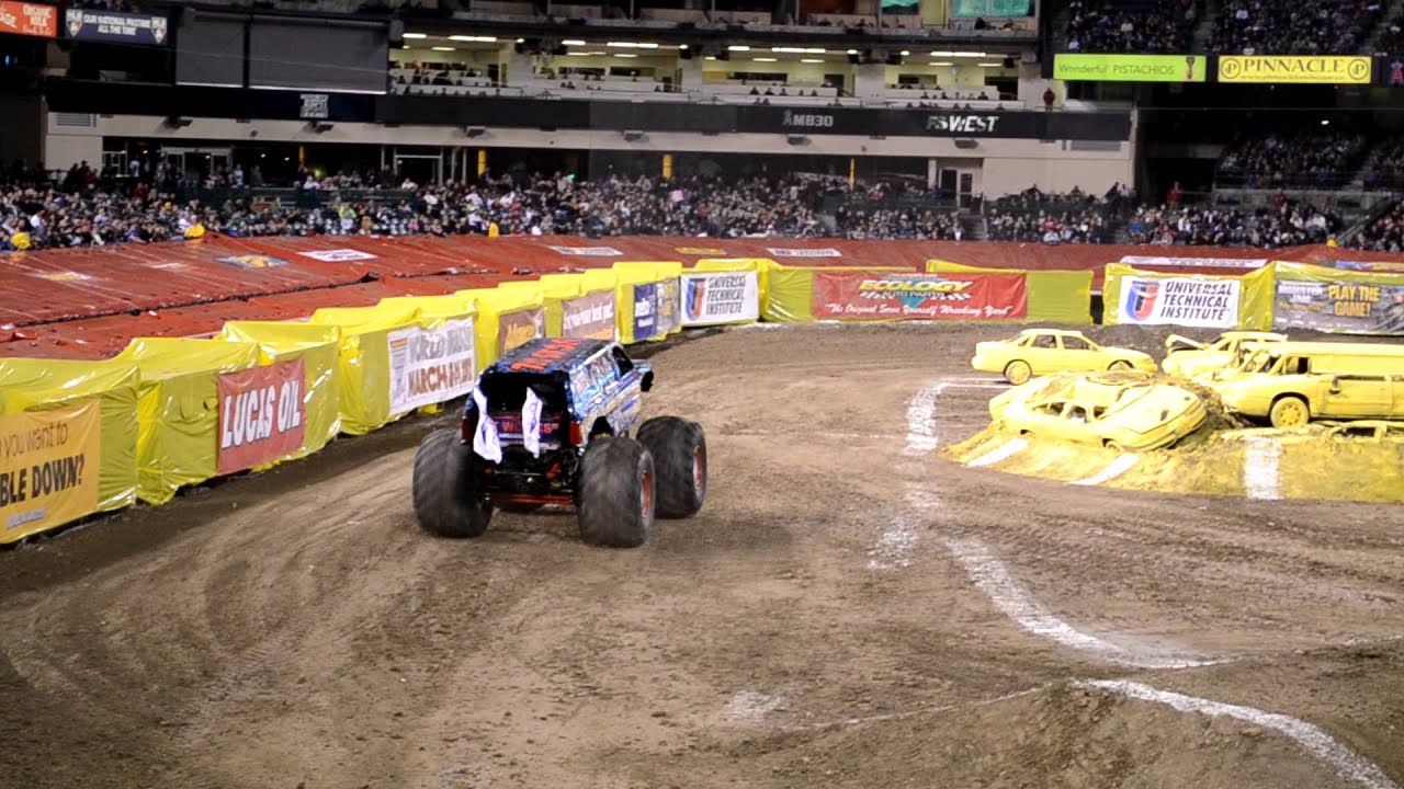 monster jam anaheim 2012 (crusader and patriot race) YouTube