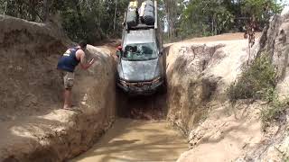 VW Amarok Tackling Gunshot Creek, Ist one down, Sept 2015