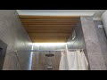 Комбинированный потолок в ванной | Рейки и штукатурка | Идея для отделки потолка
