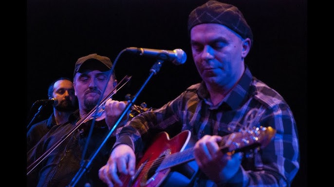 Yalangoch pussies bilan yalangoch blondalar Qiz dostimning qattiq eshagiga