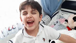 Efe Aburcubur Dolabından Şekerleri Almak Istedi Annesi Izin Vermedi.