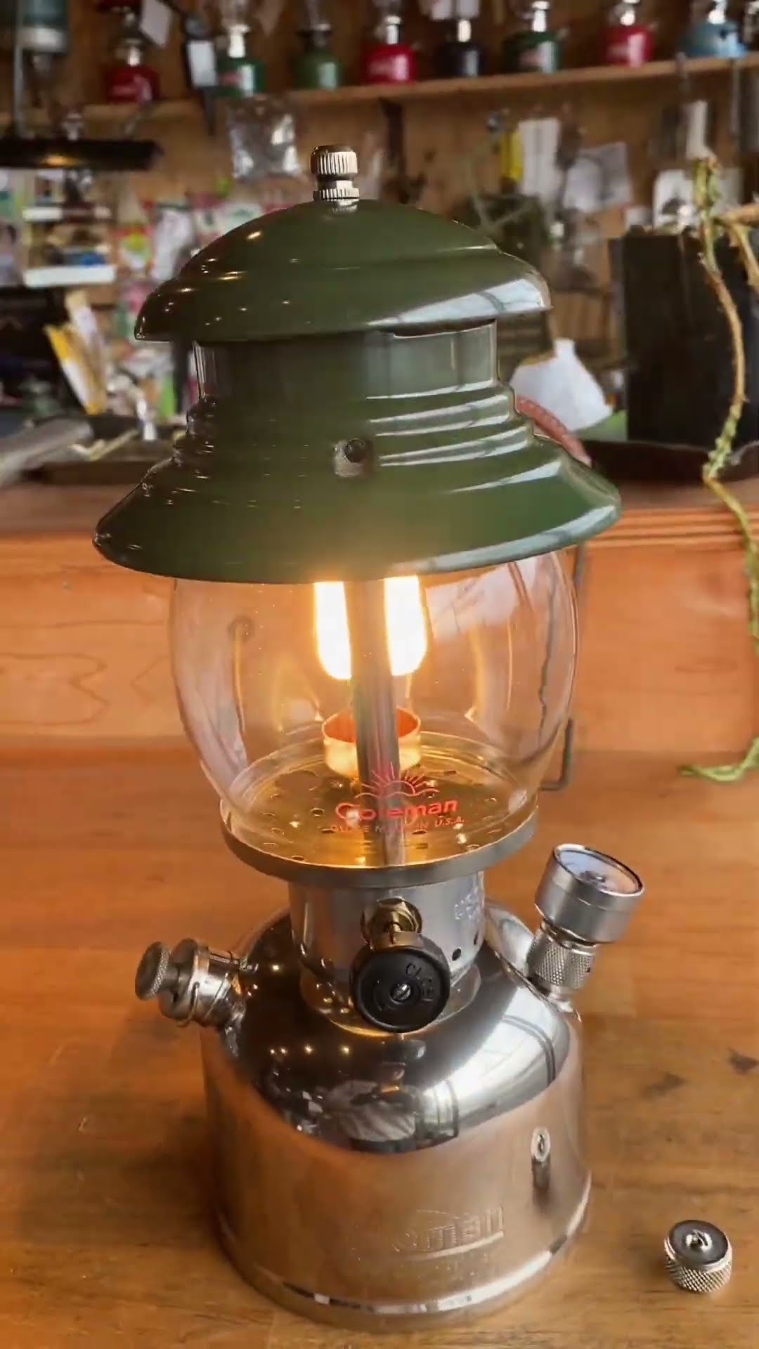 Apr.1967 Coleman Canada 249D vintage kerosene lantern Iight