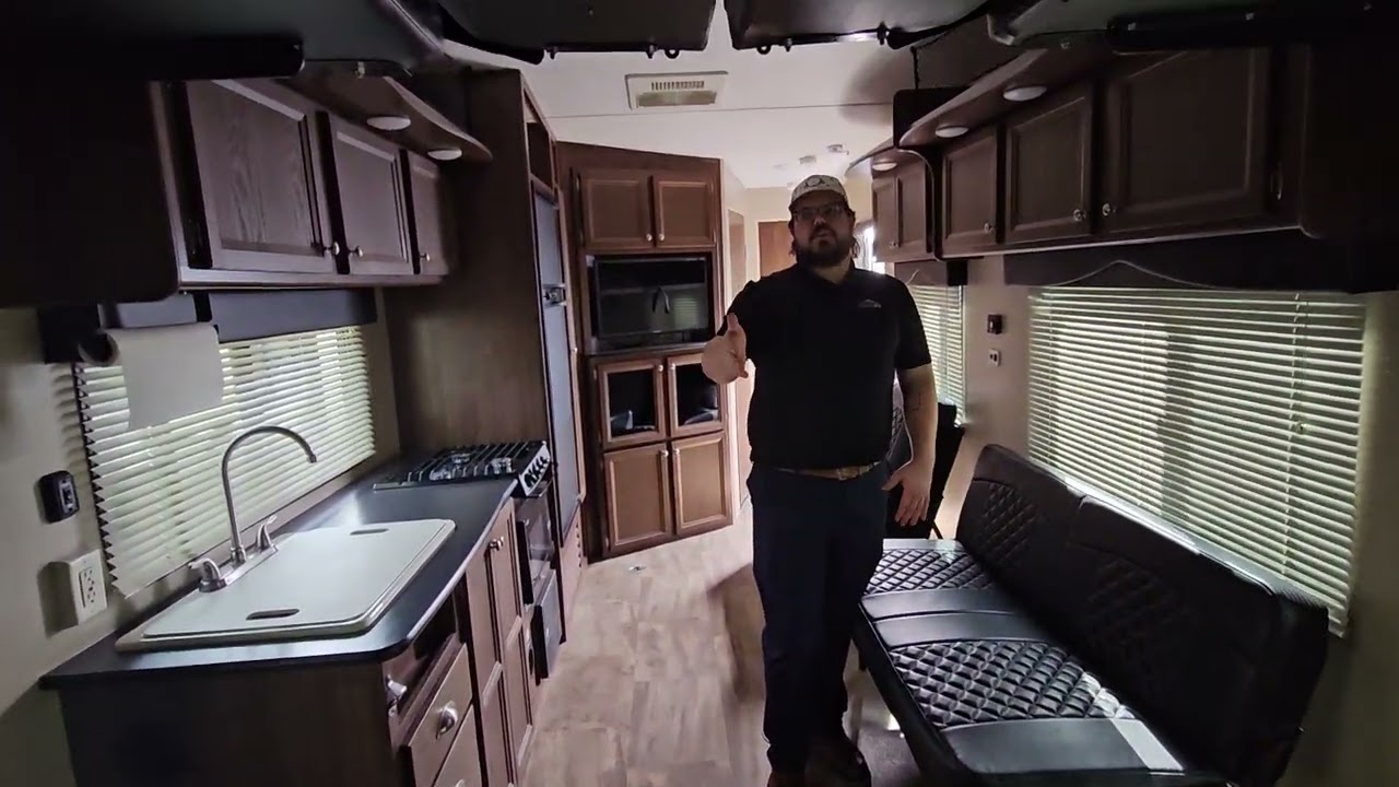 Pre Owned 2017 Dutchman Rubicon 2500 - Fife, WA - 