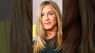 Jennifer Anistons Natural Hair Is So Different Than Her Signature Style