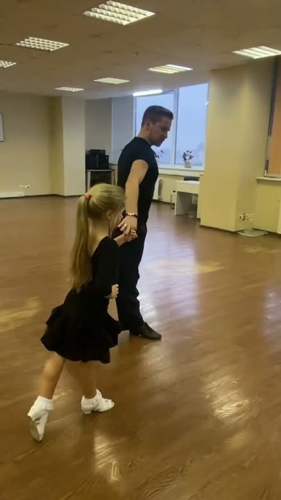Учим чачу. Тренер Евгений Орлов.#бальныетанцы #танцы #тренировки # ...