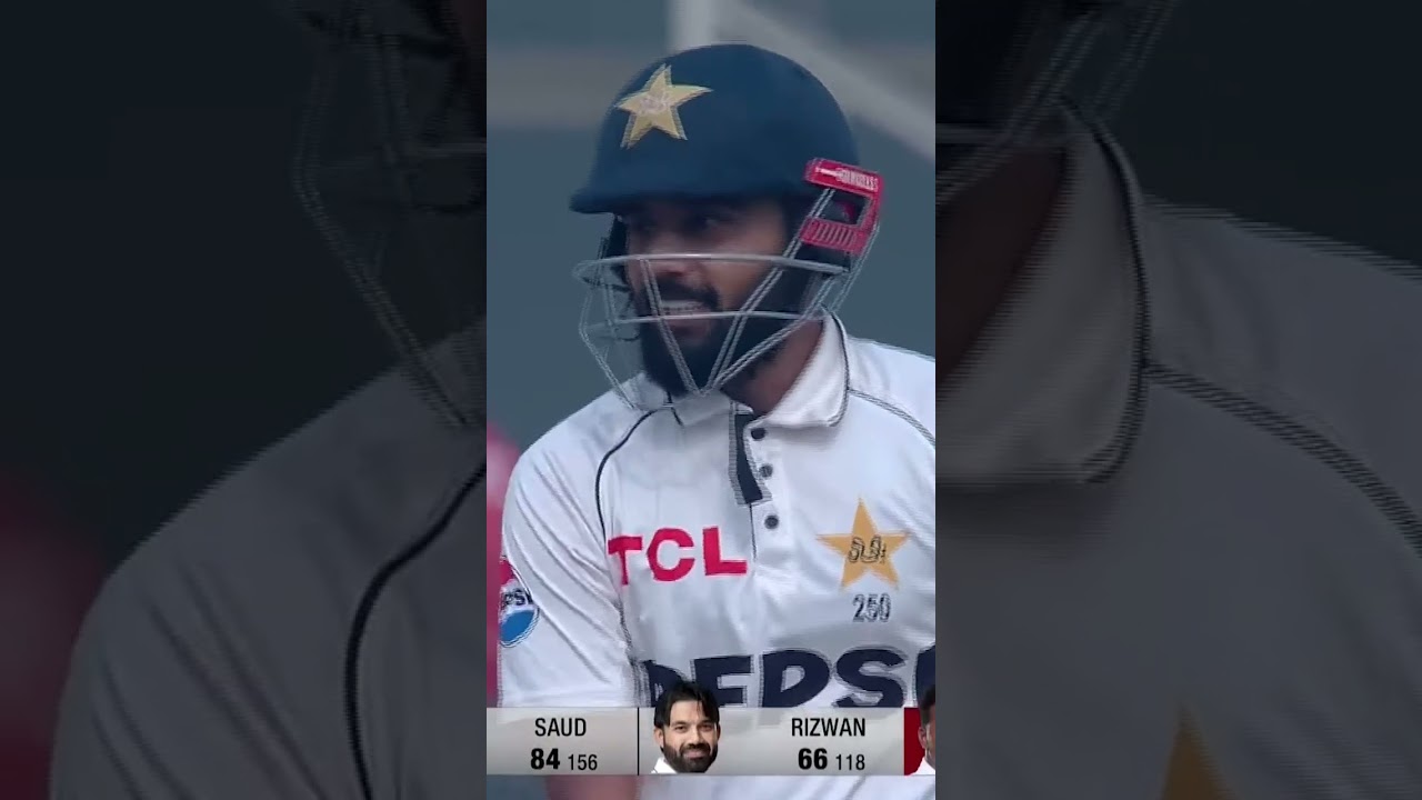 Huge Wicket! Saud Shakeel GONE! 